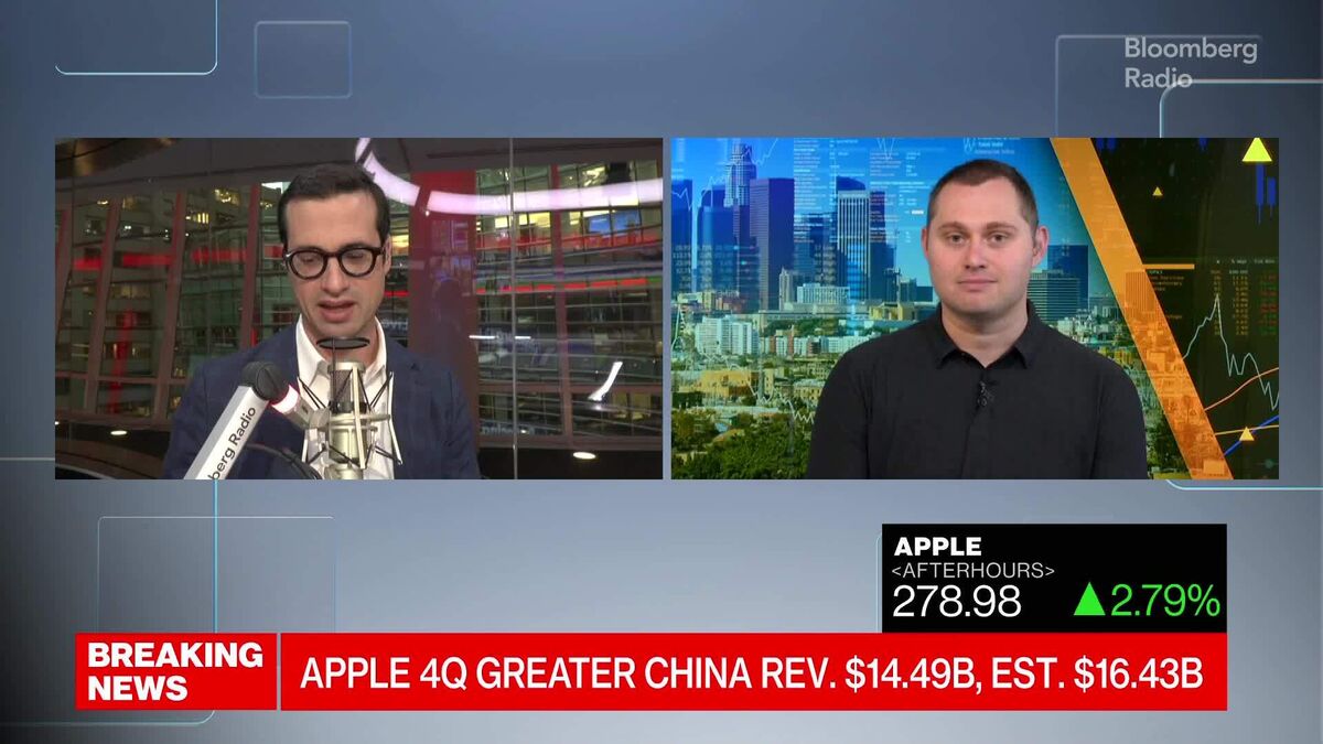 Apple Tops Sales Estimates Ahead of Holiday Season Surge