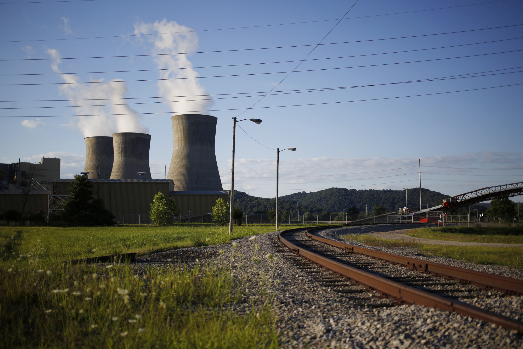 The AEP Coal-Fired John E. Amos Power Plant As EPA Reviews MATS