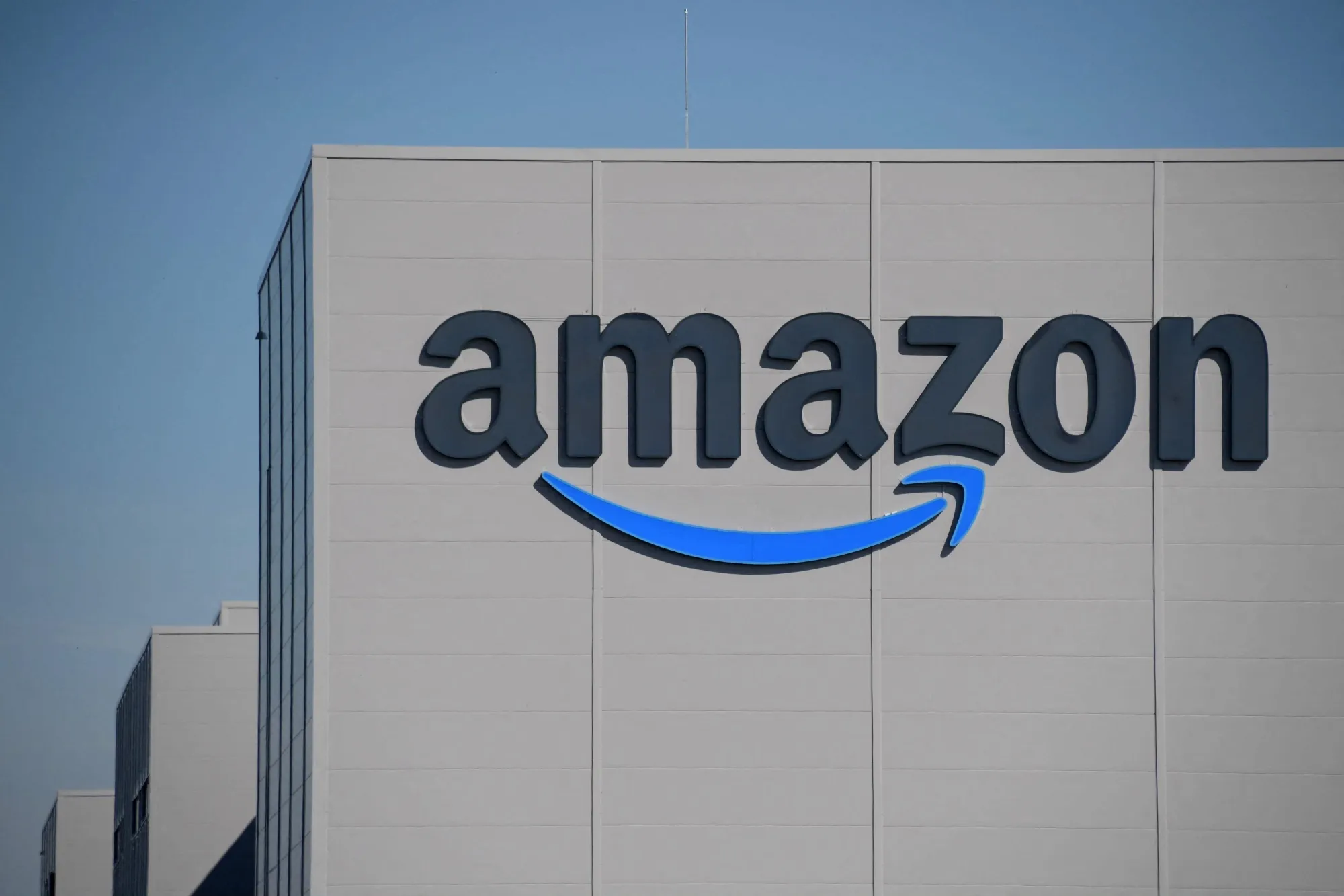 FRANCE-ECONOMY-E-COMMERCE-AMAZON