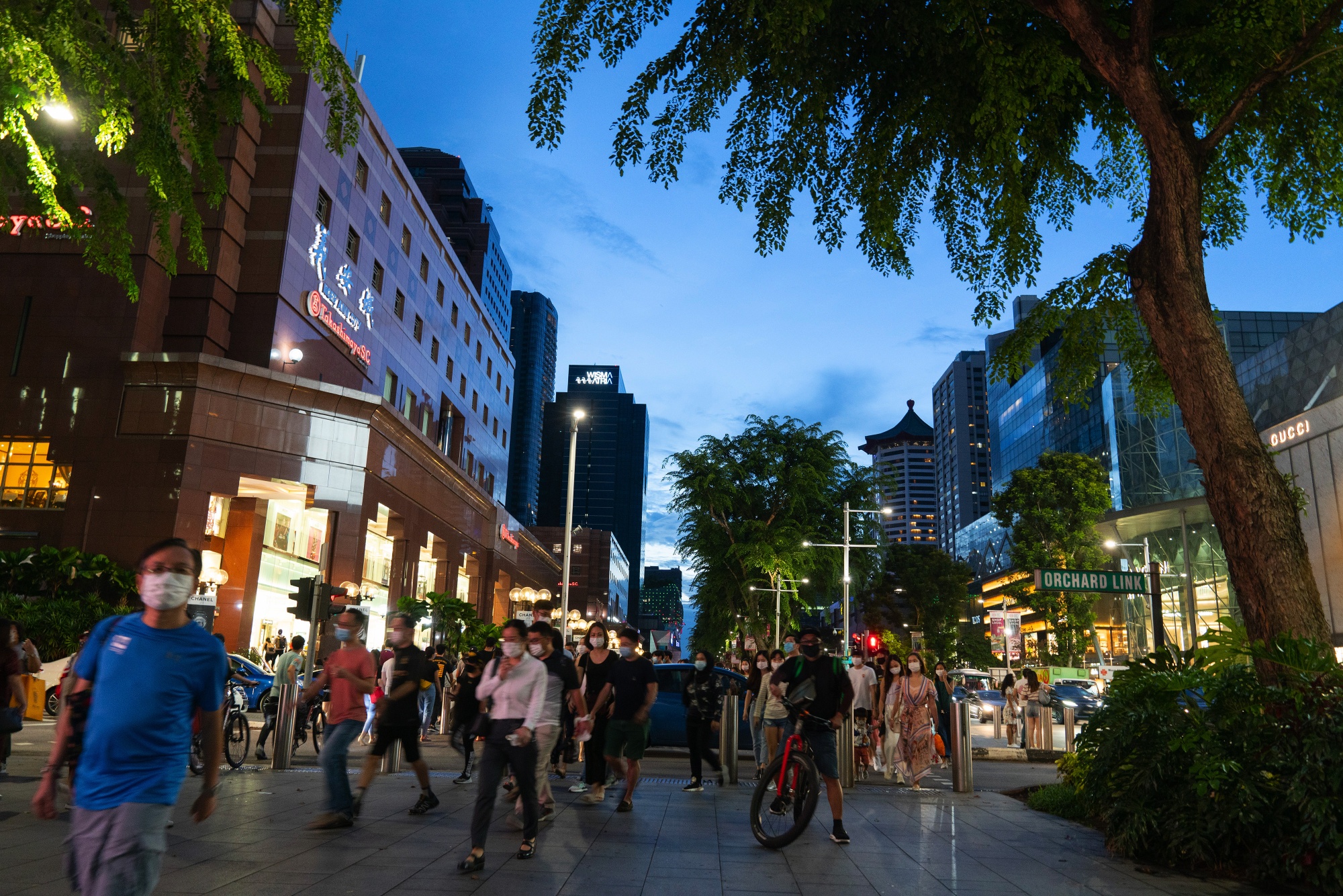 Deserted Orchard Road highlights Singapore's economic woes - Nikkei Asia