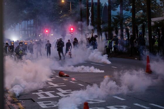 Hong Kong Violence Intensifies During 10th Weekend of Protests