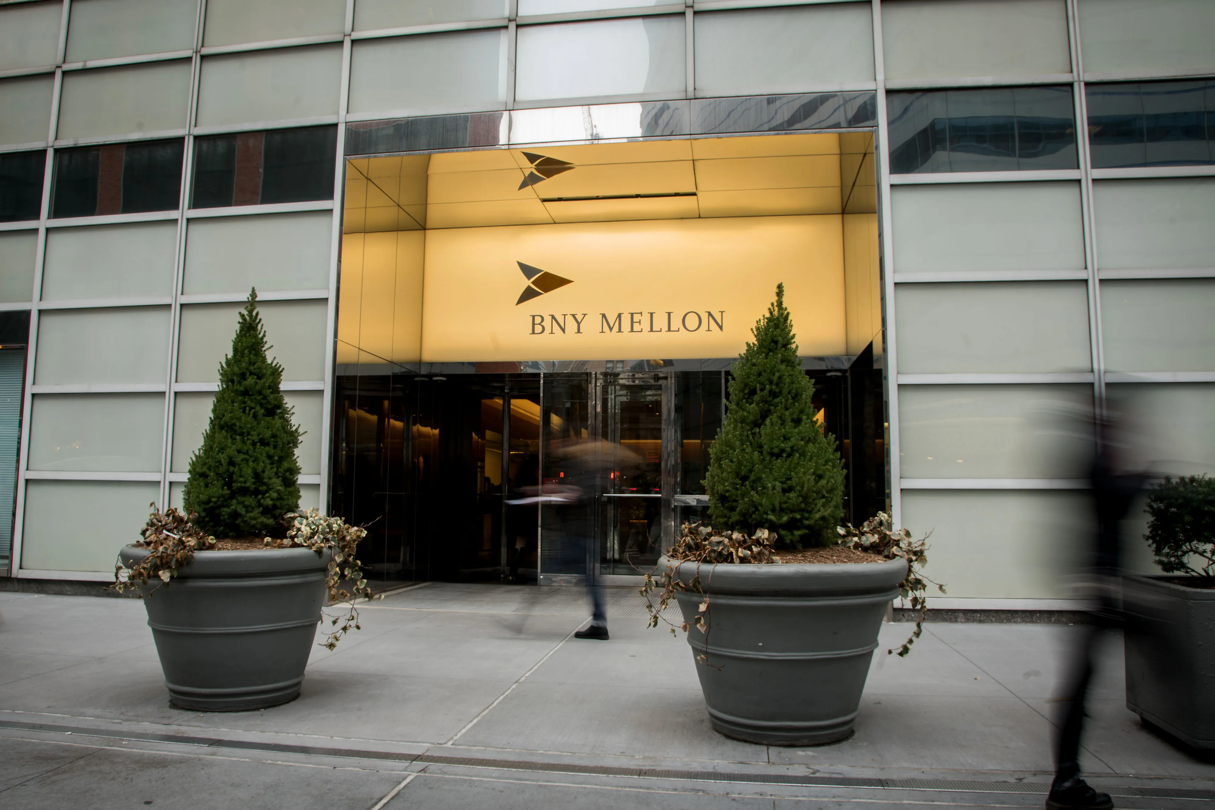 Bank Of New York Mellon Corp. Branches Ahead Of Earnings Figures 
