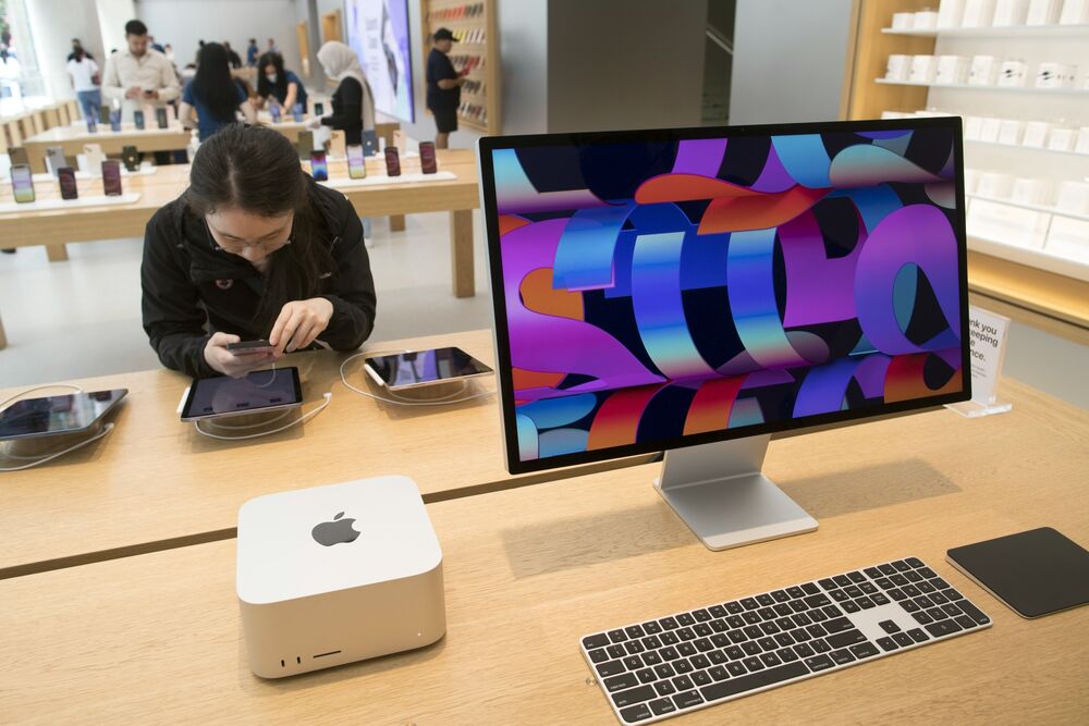 Apple Launches New iPhones and Mac Studio