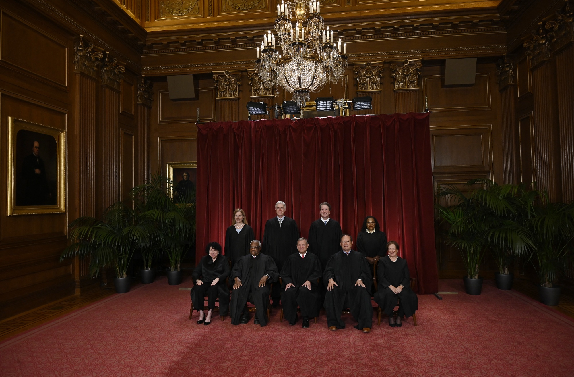 Who works in hot sale the supreme court