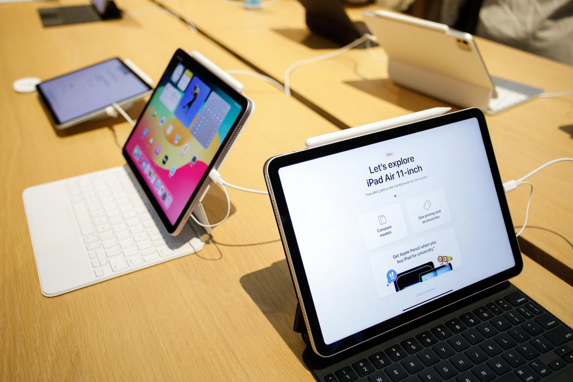 Apple เตรียมเปิดตัว Magic Keyboard สำหรับ iPad รุ่นเริ่มต้น 2 apple-ipad-replace-laptops