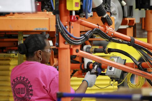 Chrysler May Hire More Than 3,000 Workers