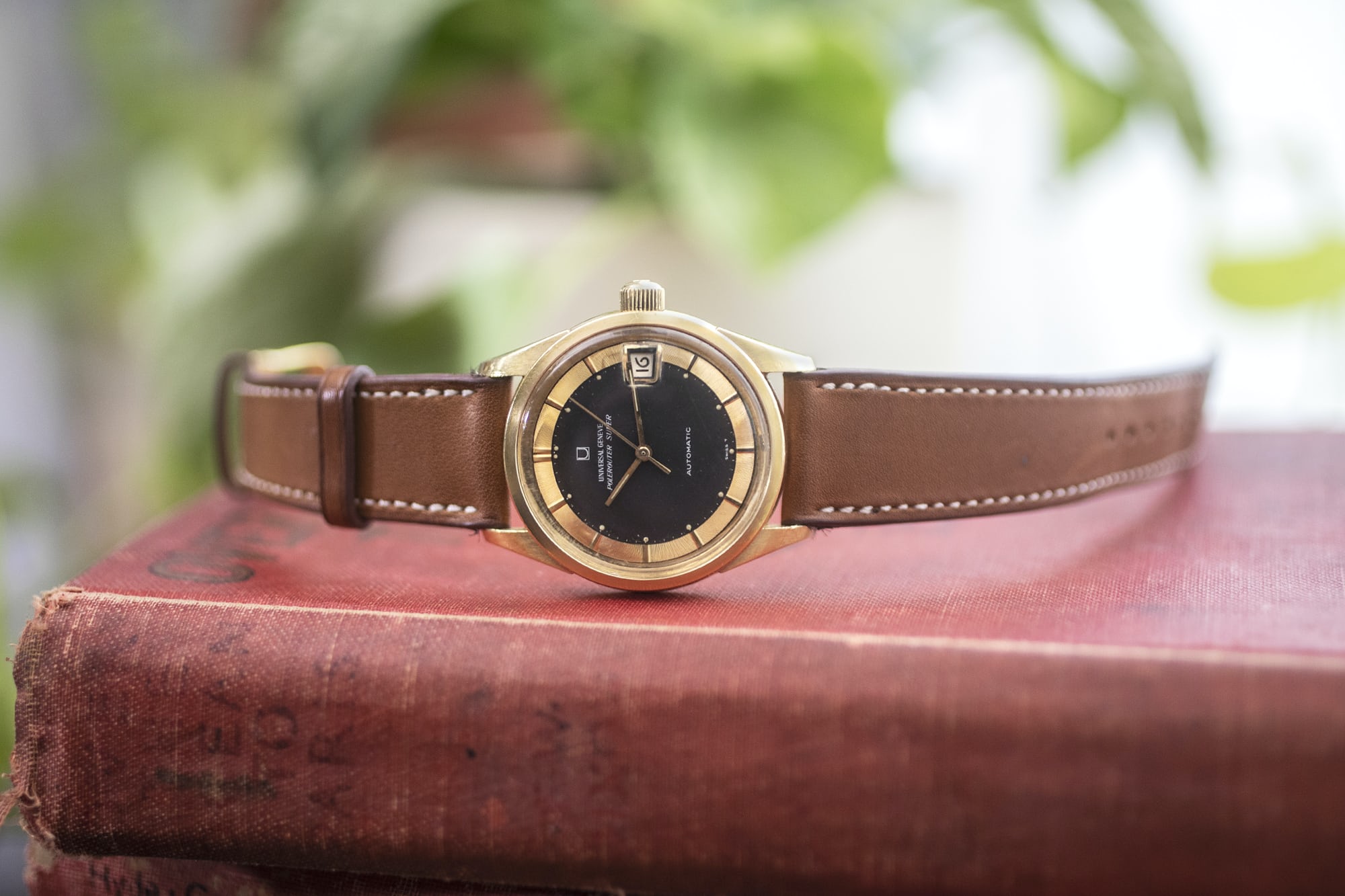 Universal Geneve Polerouter Is Vintage Gateway to Owning a Gerald