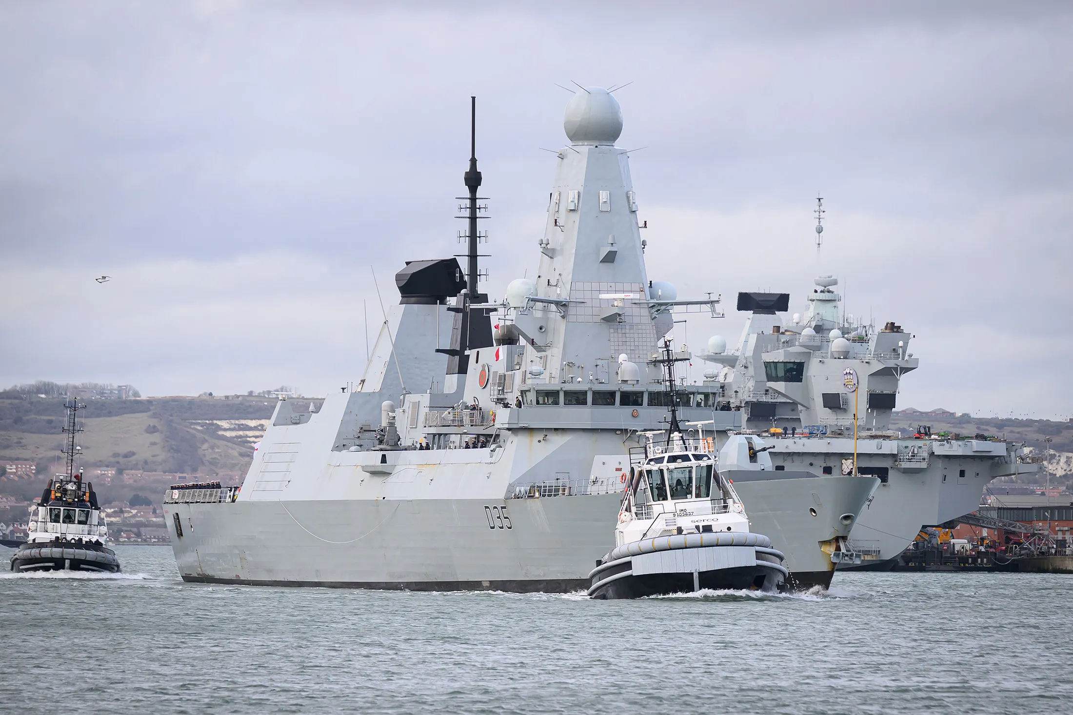 The HMS Dragon sets sail from Portsmouth Harbour, UK, on March 10.