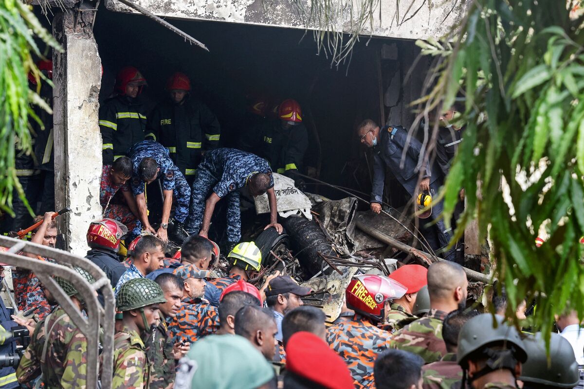 Bangladesh Jet Crash Kills 19, Injures Over 160