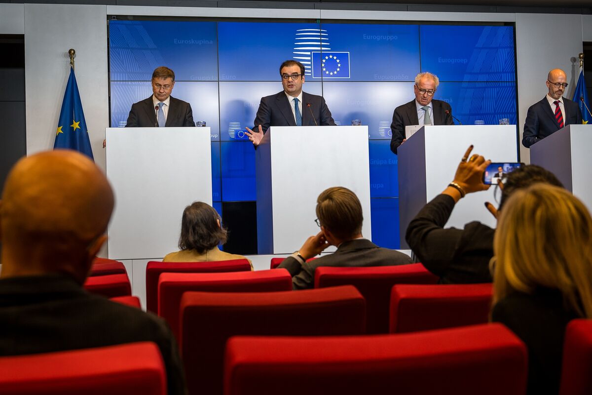 EU Pushes for Fiscal Prudence as Italy and Greece Seek Leeway