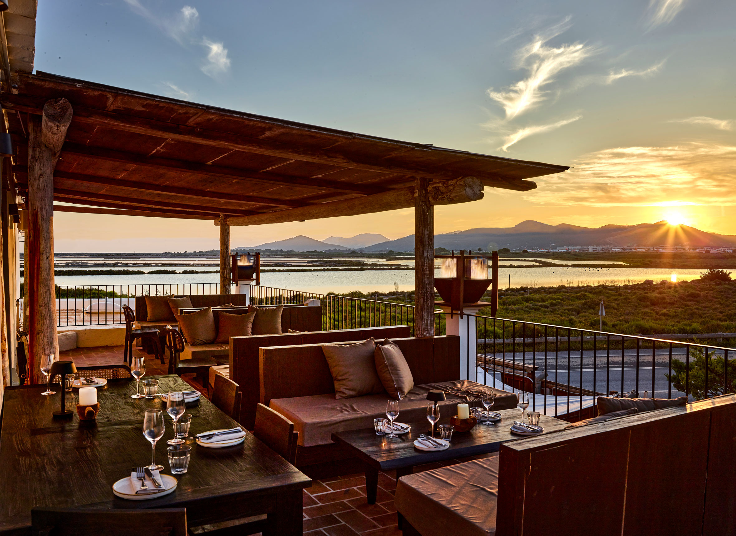 Maine Ibiza Restaurant Dubai Brand Sunset