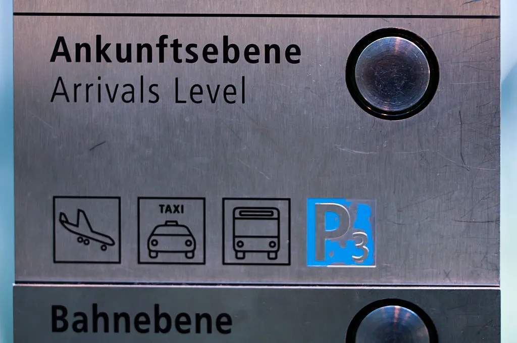 Wave of return trips at the end of the vacations in NRW - Airport