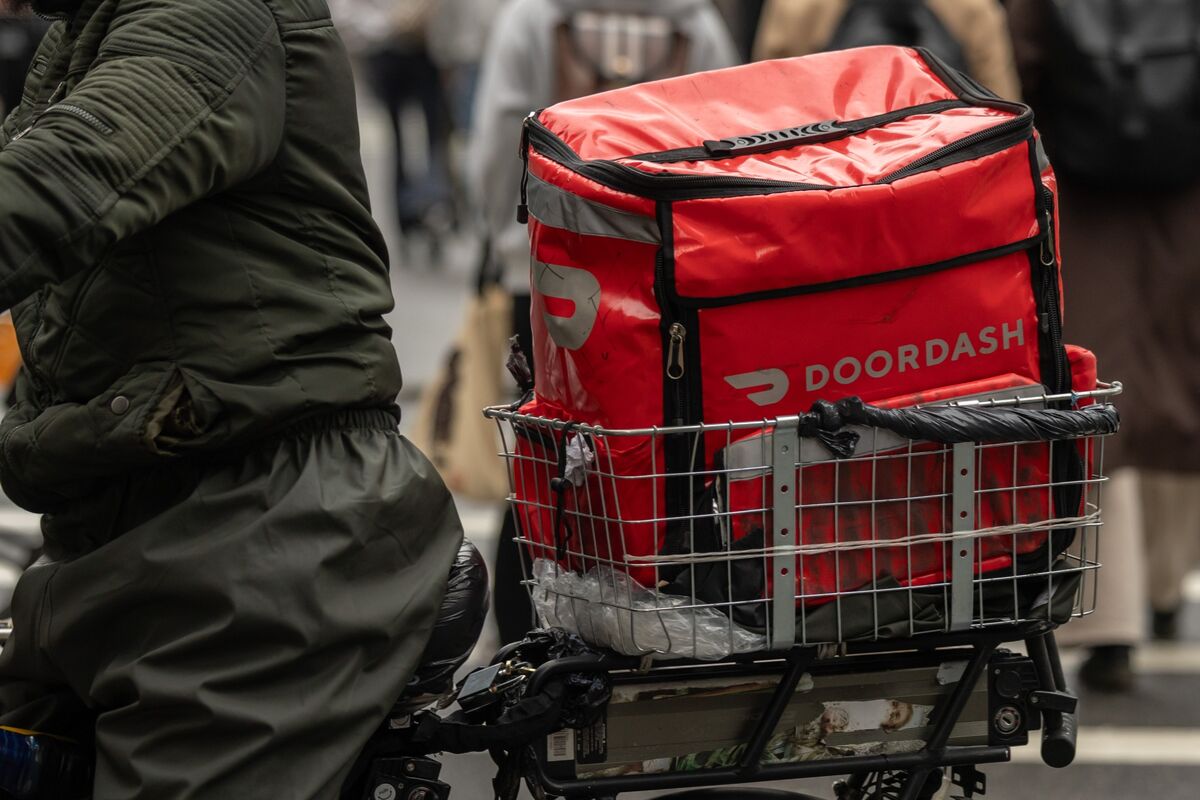 Doordash, Uber Fail to Stop NYC Law Requiring 10% Tip Prompt - Bloomberg