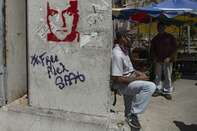 Mysterious Graffiti Praising Maduro Financier Pops Up in Caracas