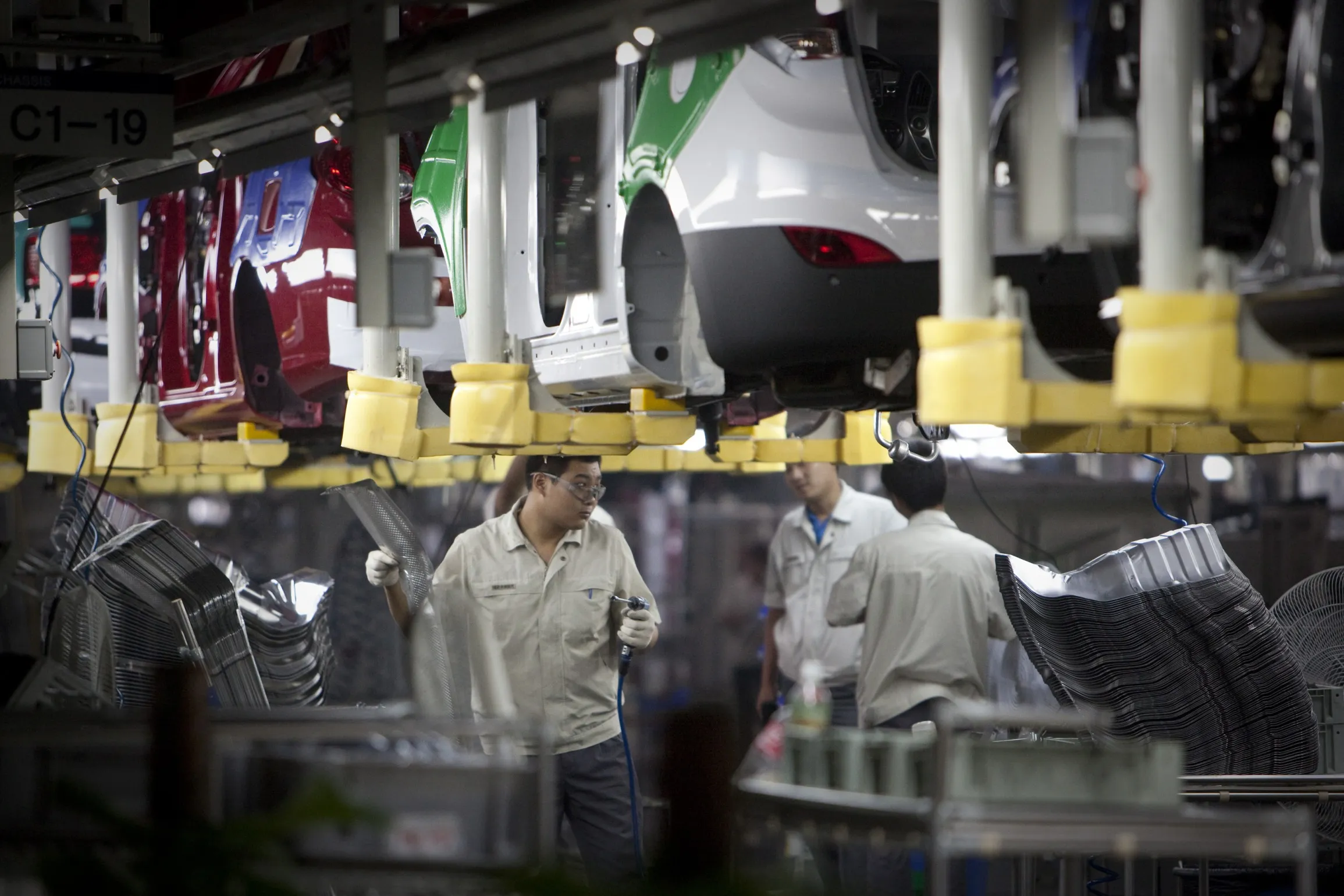 Employees on the assembly line of a Hyundai Motor-Beijing Automotive factory in 2010&nbsp;