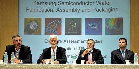 A Samsung press conference in 2011, with experts from the U.S. who conducted a chip plant safety investigation