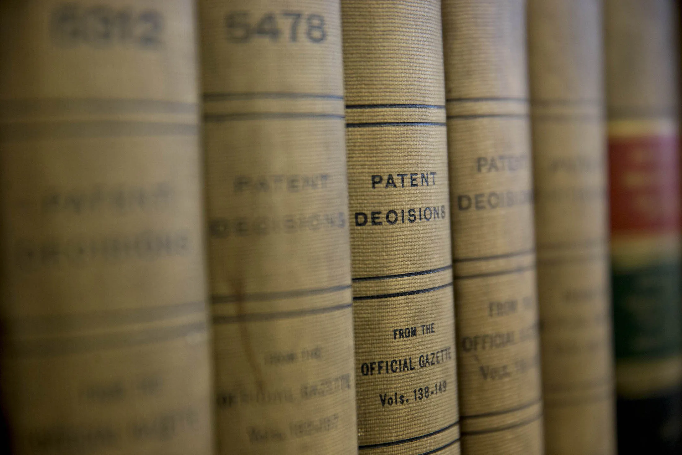 Leahy Delays Markup of Patent Bill Companies Oppose