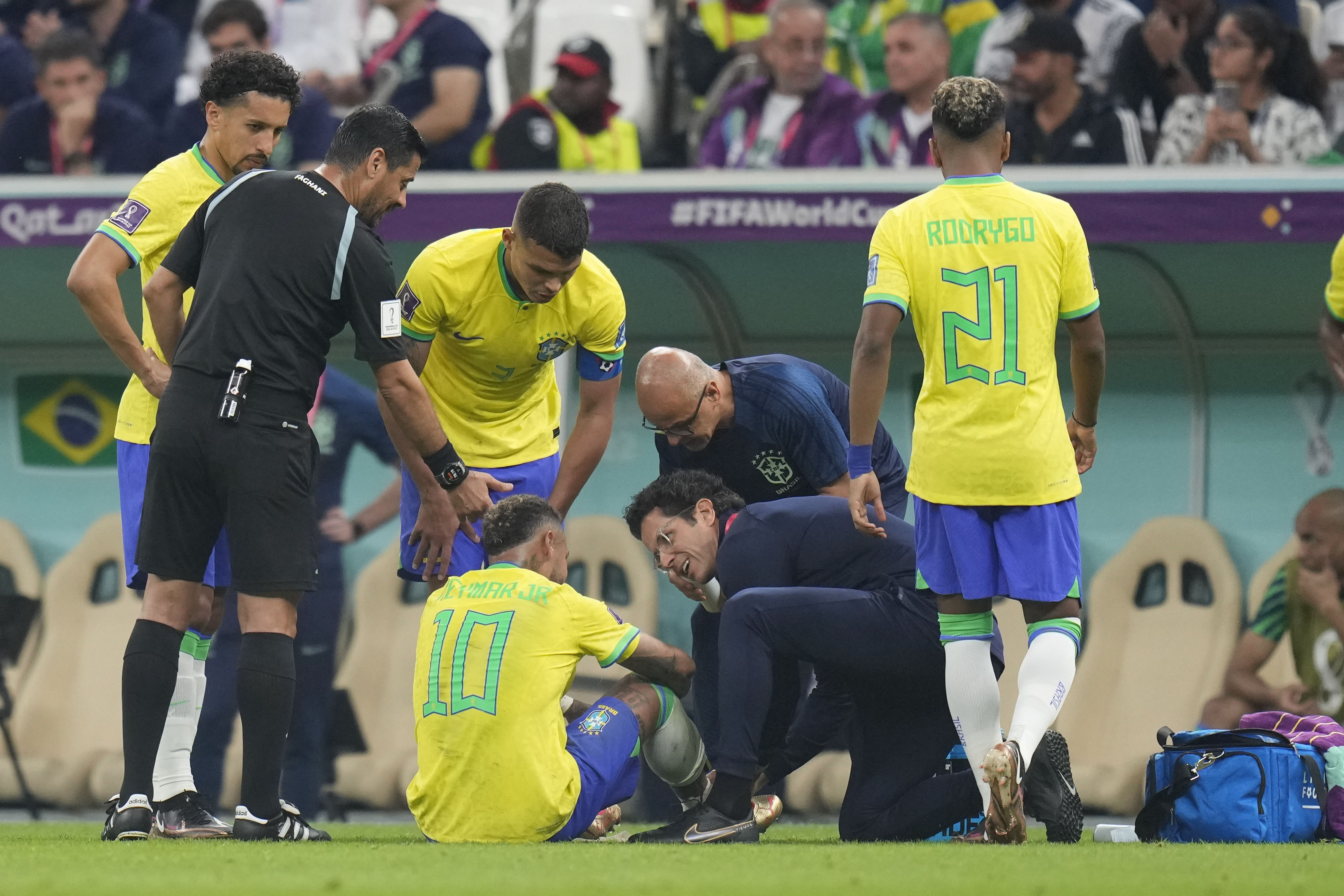 Neymar gets treatment at hotel as Brazil wins at World Cup