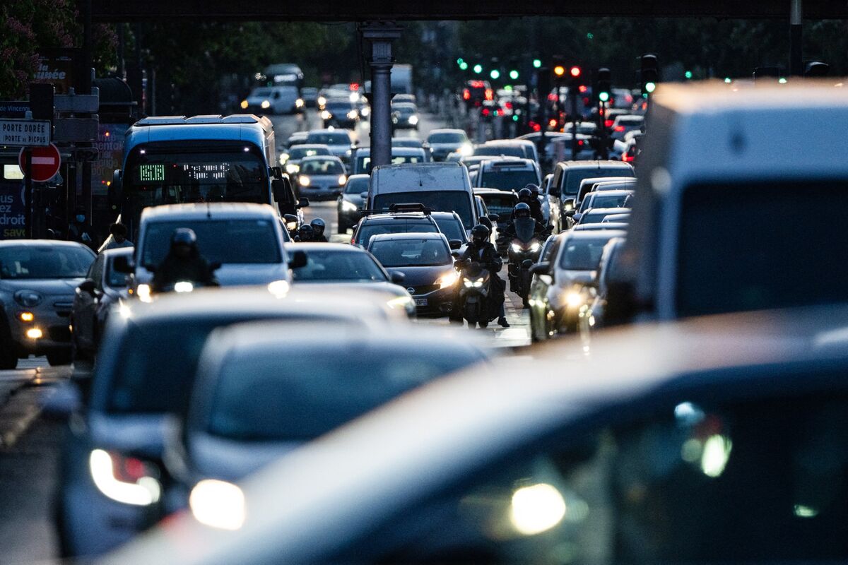 European Automakers Press Brussels for Further CO2 Reprieve