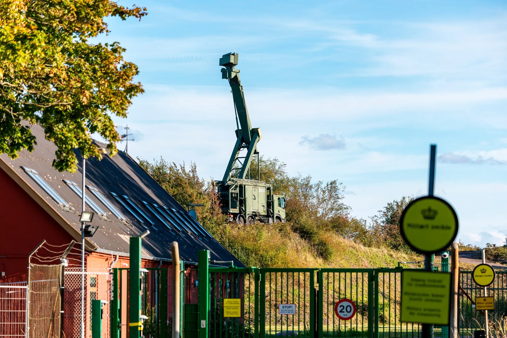 A mobile radar installation at a Danish military site on Amager, Pionegaarden.