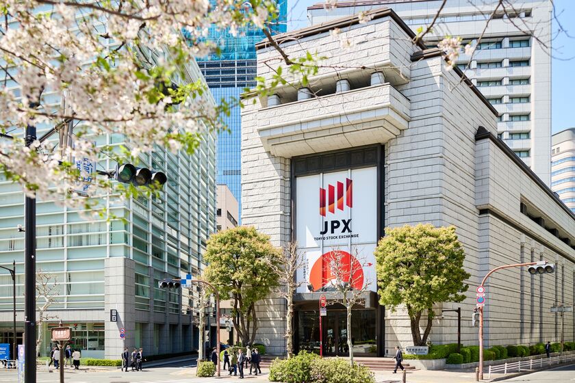 Japanese Stocks Drop Back Into Bear Zone