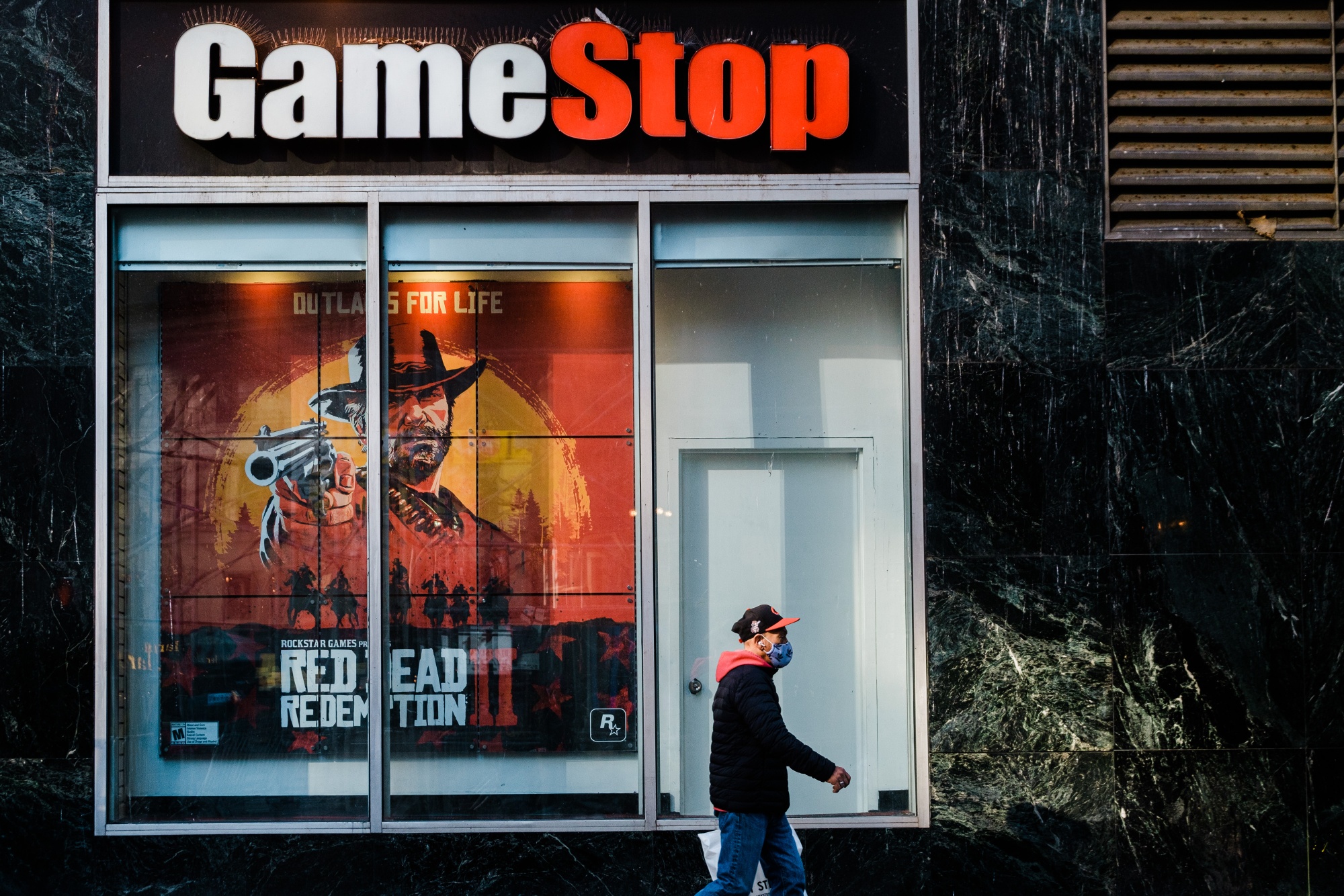 GameStop (GME) CEO Disposes of Million of Stock - Bloomberg 