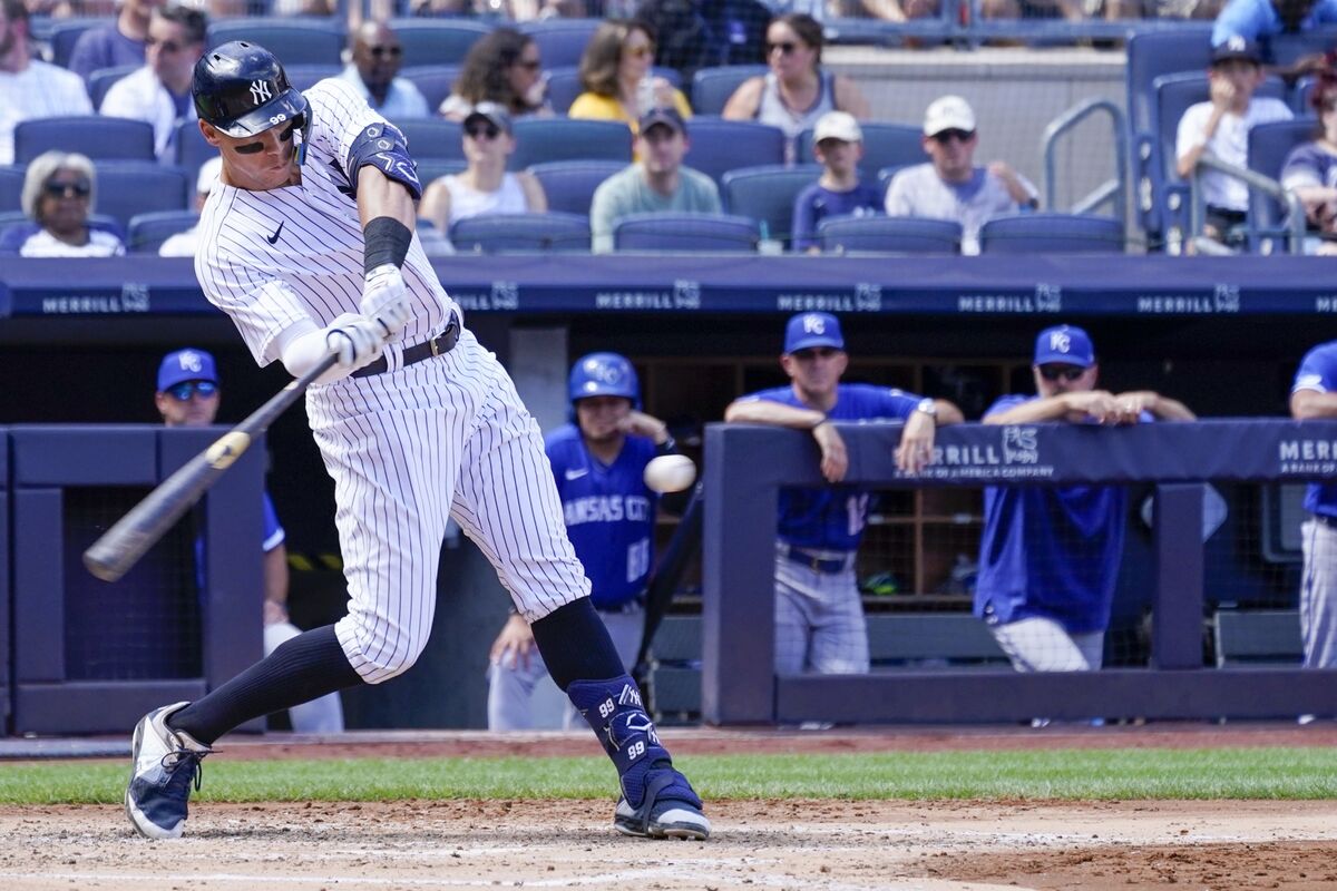 Aaron Judge 2nd Fastest To 200 HRs, Yankees Beat Royals 8-2 - Bloomberg