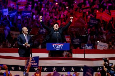 Trump Eyes MAGA Spectacle For Deep-Blue New York In Final Push
