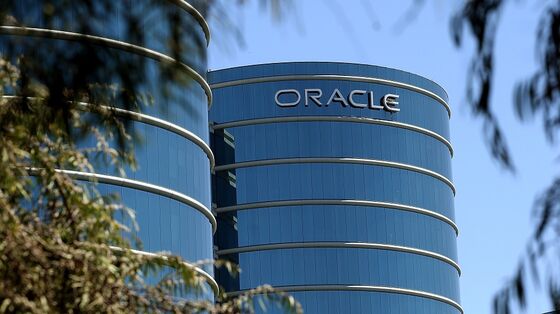 Oracle Sells $15 Billion of Debt, Drawing Two Credit Rating Cuts