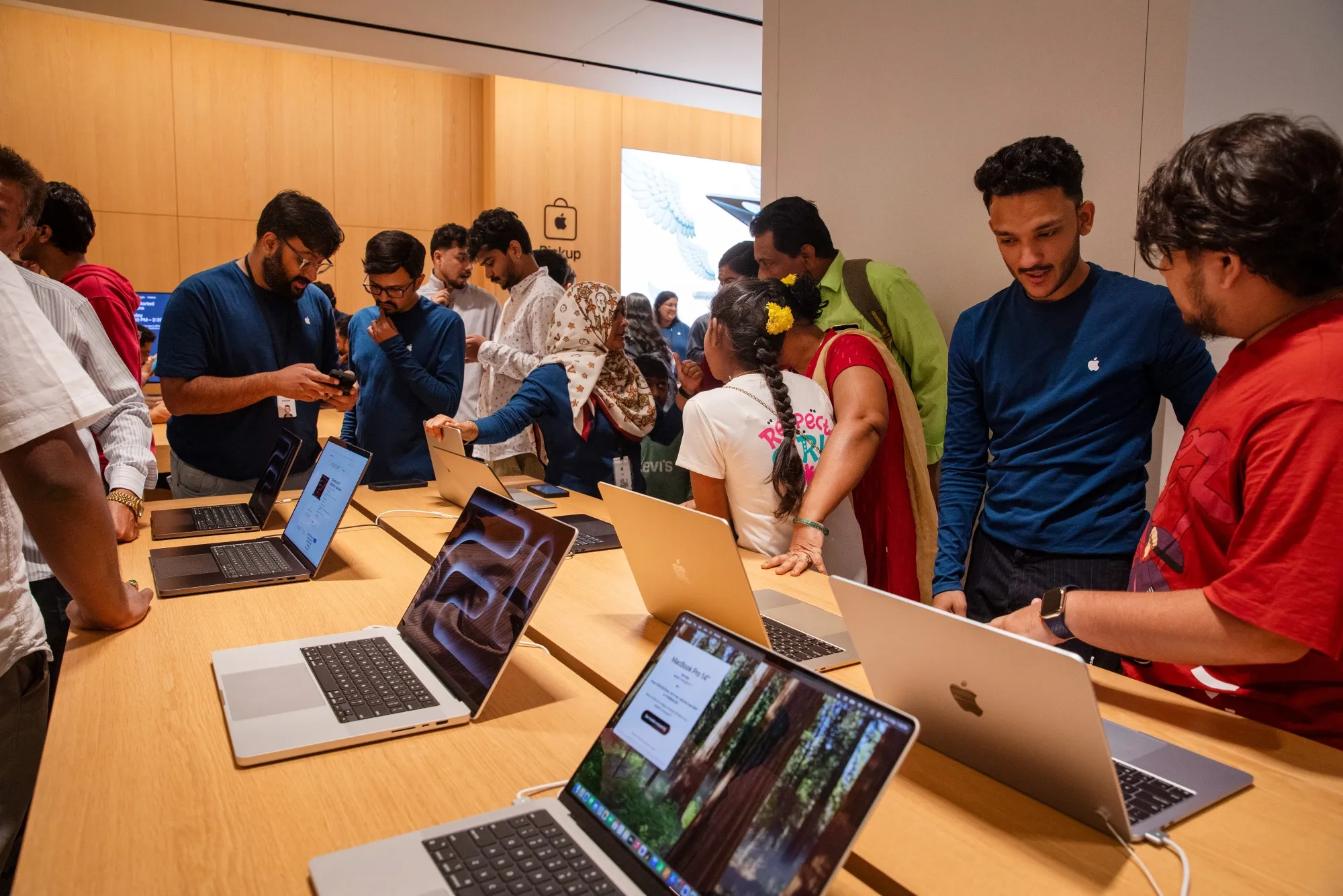 Apple's India Sales Hit Record $9 Billion in Last Fiscal Year (AAPL) -  Bloomberg