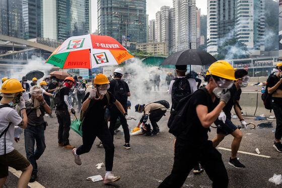 Hong Kong Locked in Extradition Stalemate After Protesters Face Tear Gas
