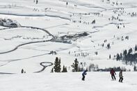 Skiers at Jackson Hole Ski, Jackson Hole, Wyoming, United States of America, North America