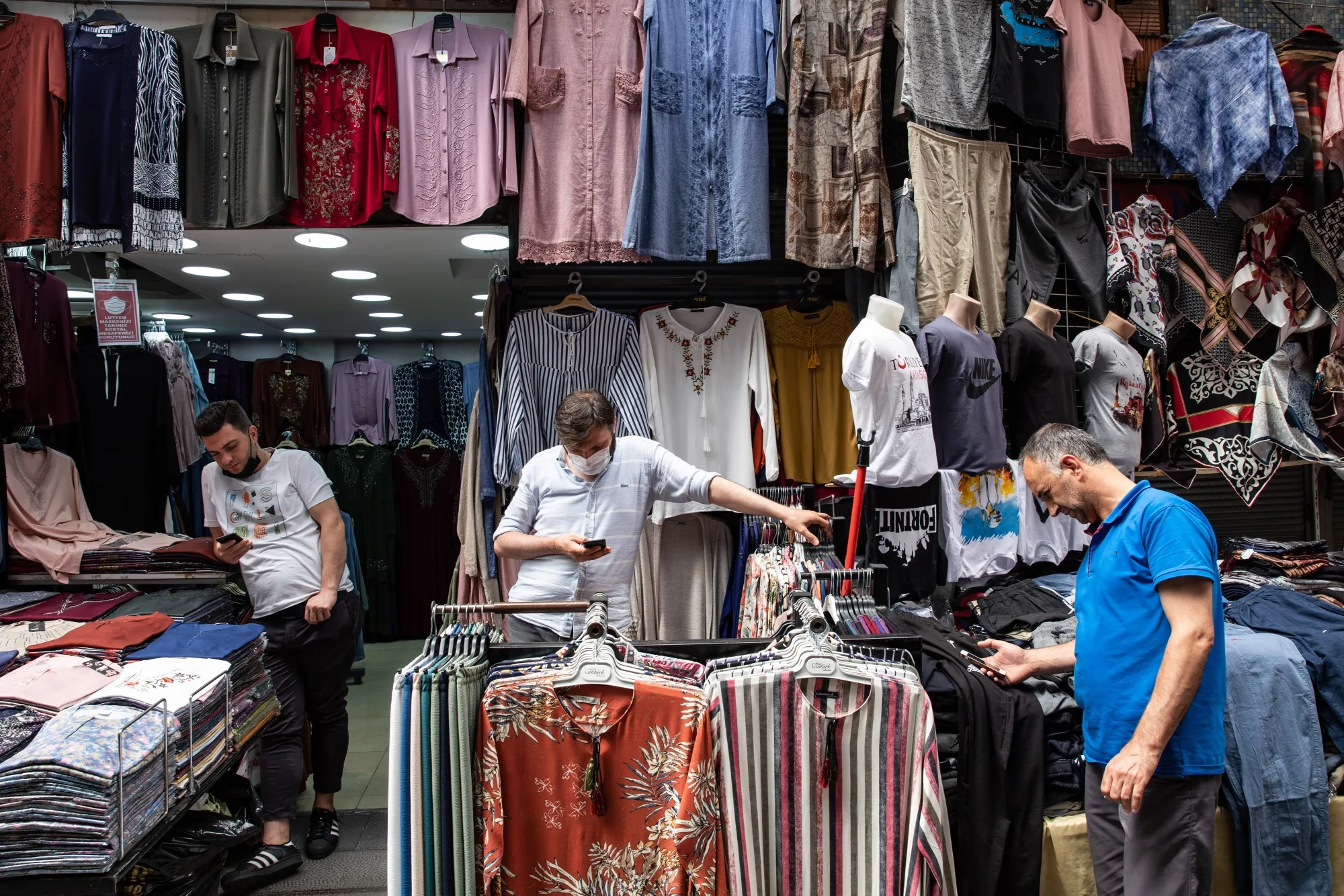 Lira Extends Drop In Sign Of Further Turkish-Market Turmoil
