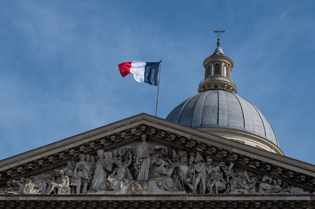 Japan’s Massive Bond Rotation Is France’s Nightmare
