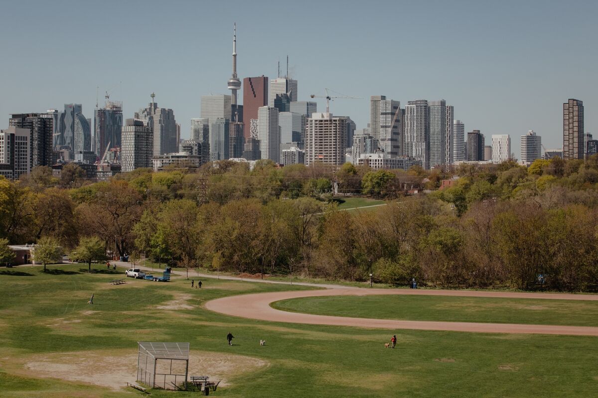 RBC Joins Revolt Against H&R REIT’s Breakup in Canada