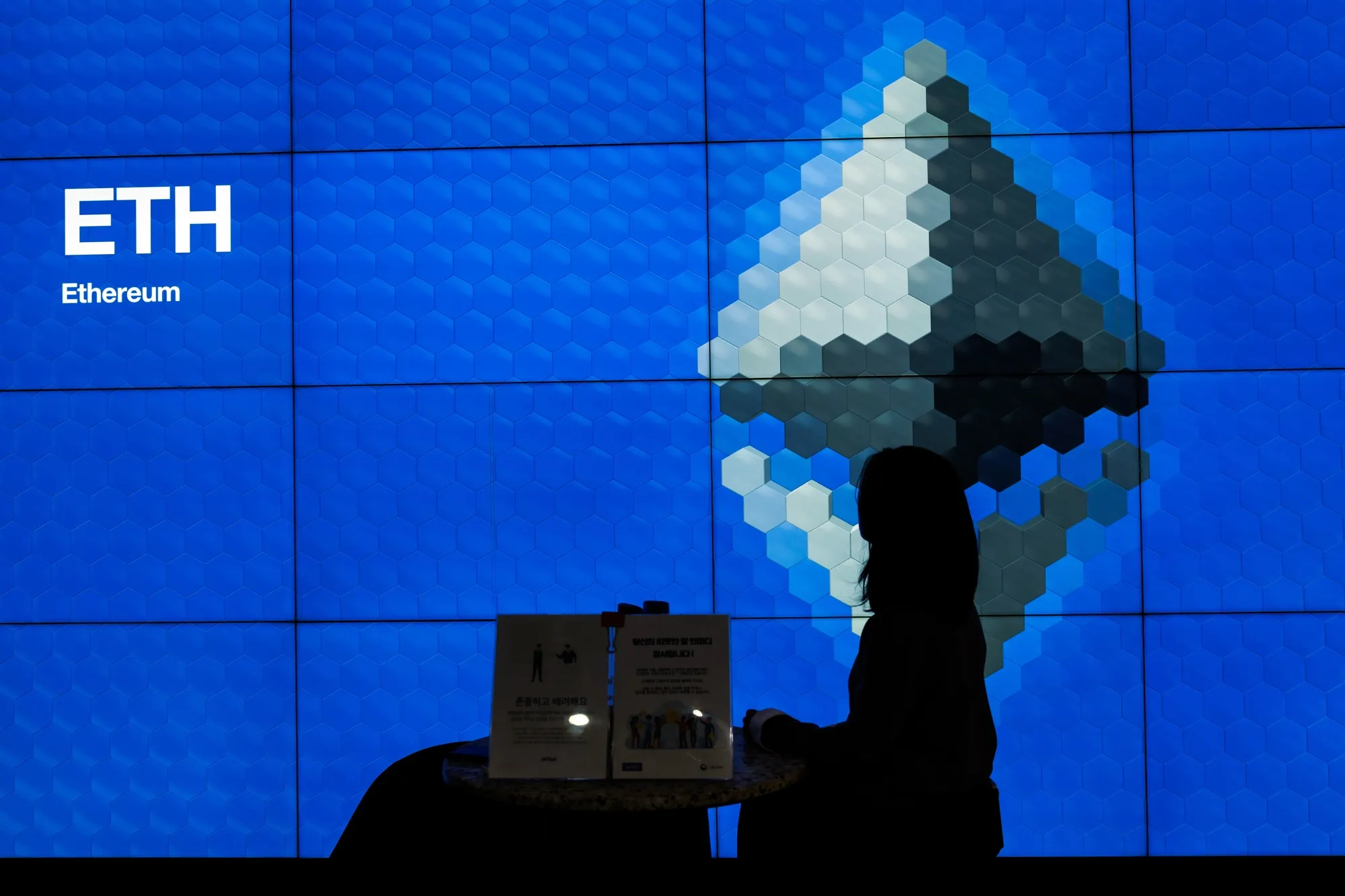 Russia-Tied Stablecoin A7A5 Tops $100 Billion in Transactions Despite  Sanctions - Bloomberg