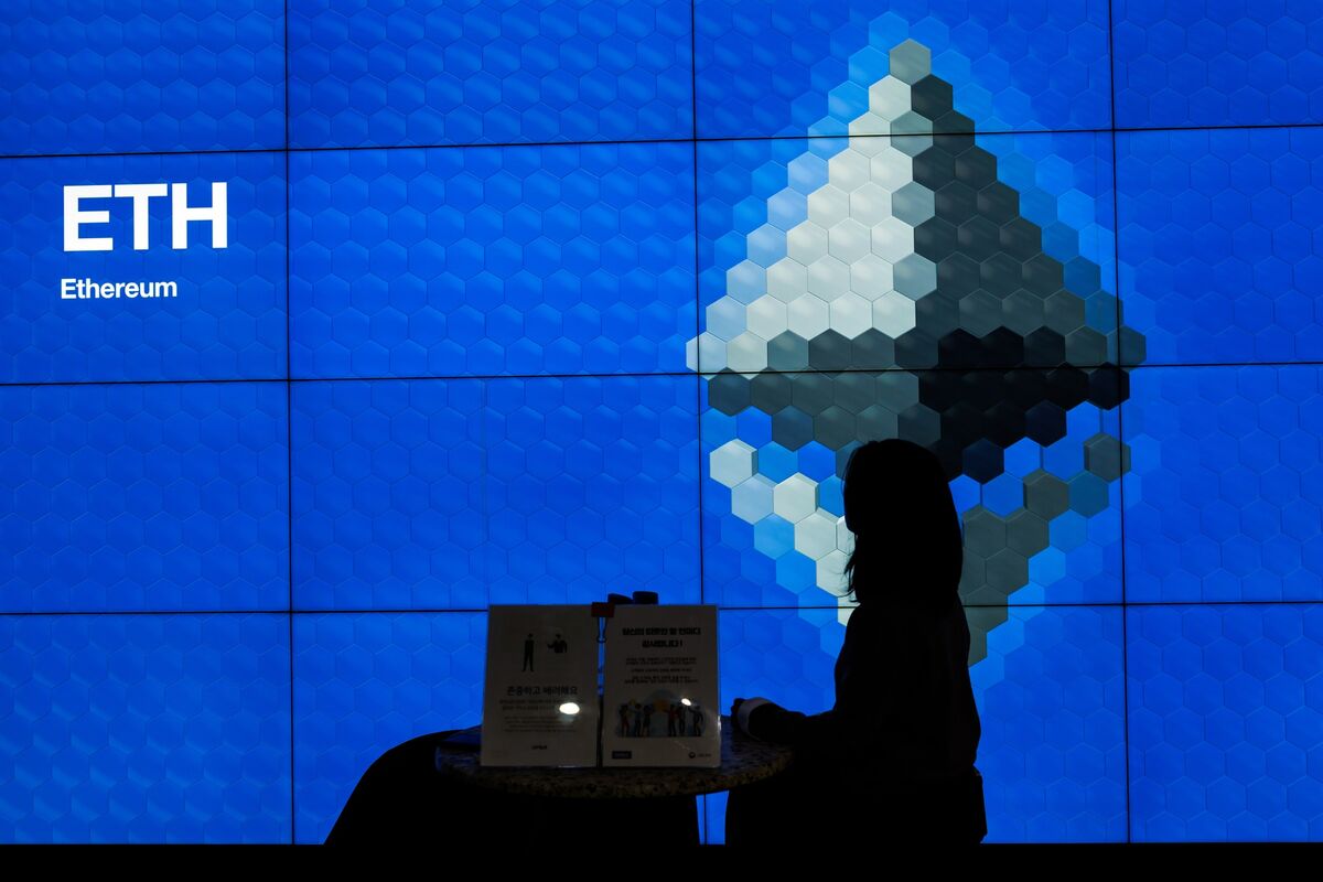 Russia-Tied Stablecoin A7A5 Tops $100 Billion in Transactions Despite  Sanctions - Bloomberg