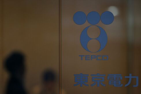 Tokyo Electric Sued by 8 U.S. Sailors Exposed to Radiation Leak