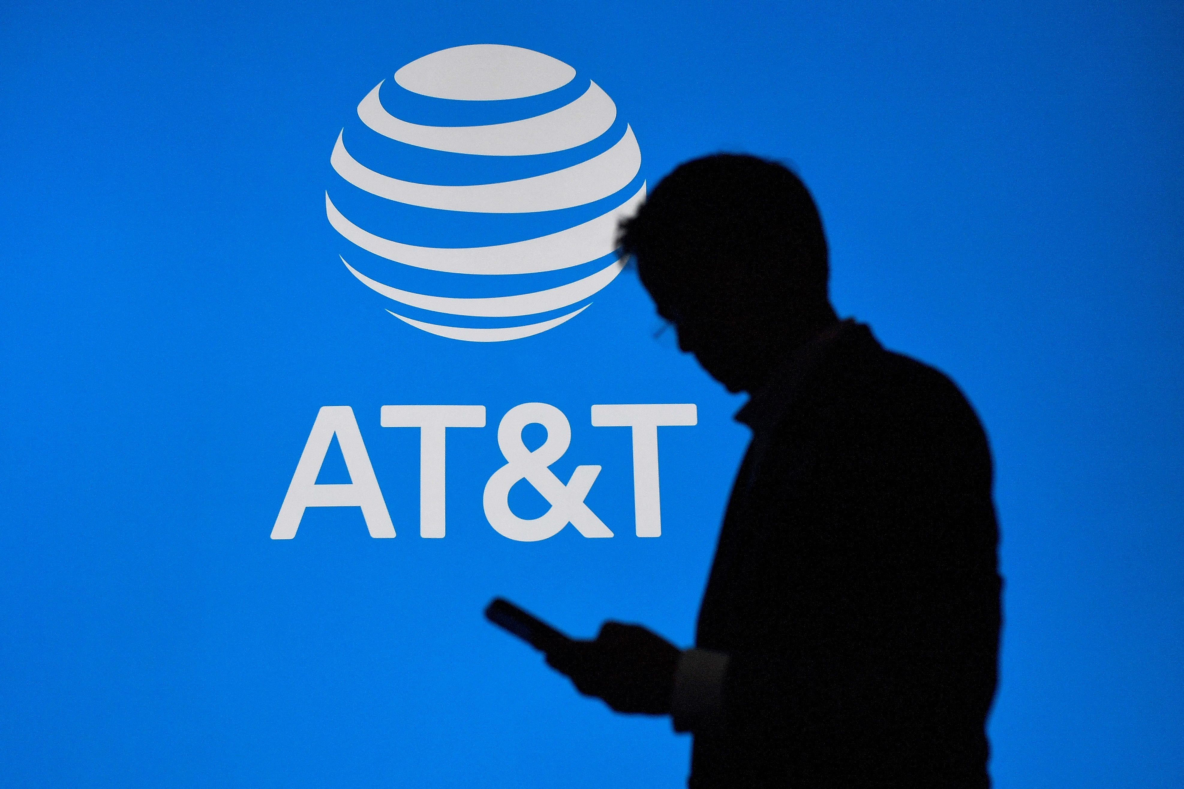 FCC Conducting ‘Thorough’ Investigation Into AT&T Outage - Bloomberg