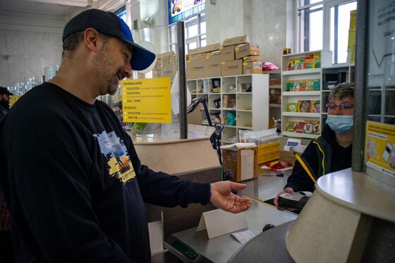 Ex-Wall Street Executive Steers Ukraine Post Office Through War