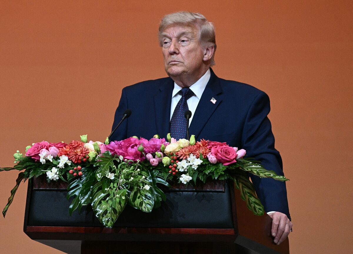 bloomberg.com - Justin Sink - Trump Urges Xi to Allow Visa Access to China Payments Market