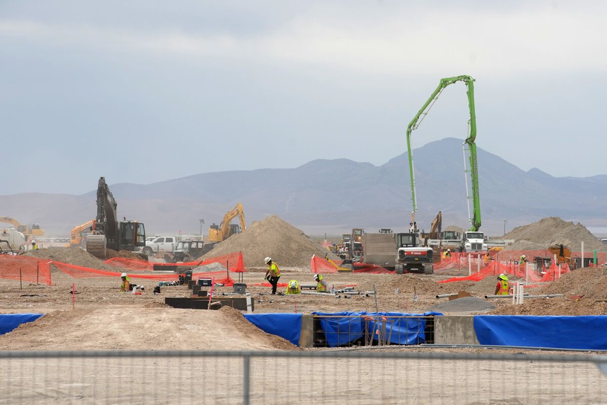 Data Center Projects Face Credit Downgrades Over Local Bans, S&P Warns