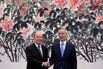 U.S. Commerce Secretary Wilbur Ross with&nbsp;Chinese Vice Premier Liu He in Beijing