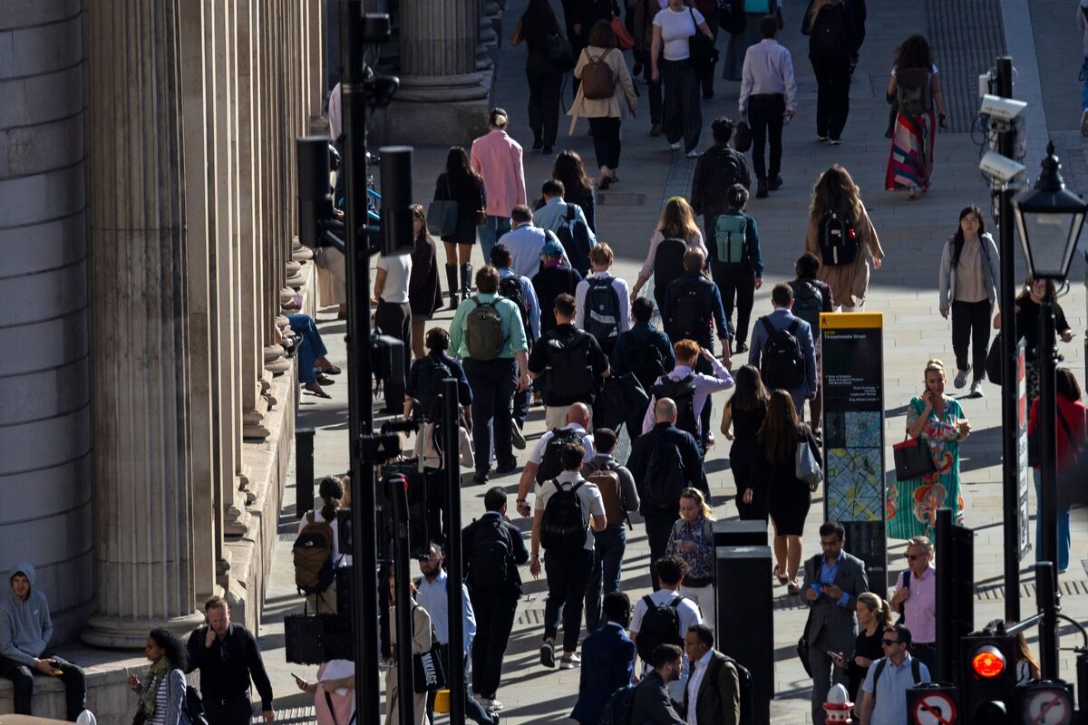 CEO Pay at FTSE 100 Firms Hit a Record High, Study Says