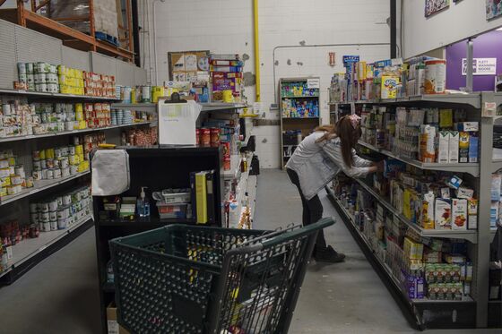 From Binge to Bust: A Canadian Oil Town Lines Up at the Food Bank