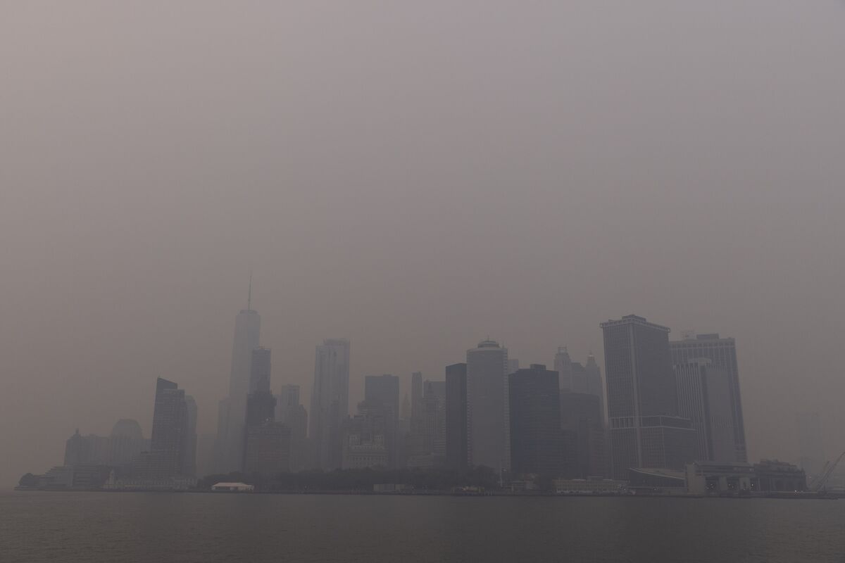 Wildfire Smoke Increases the Risk of Contracting Covid-19 - Bloomberg