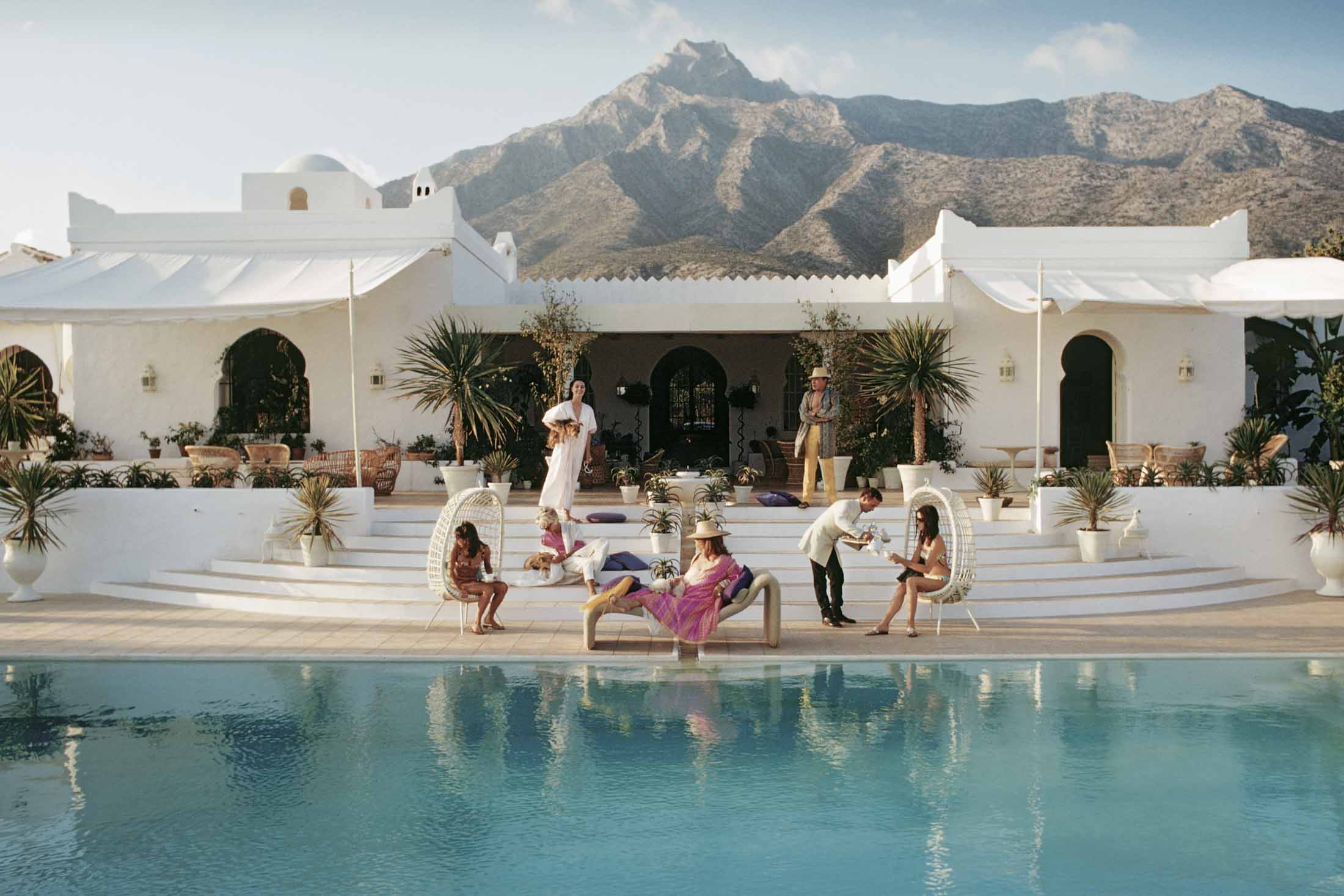 The Slim Aarons Guide to Dressing Down in Style - Bloomberg