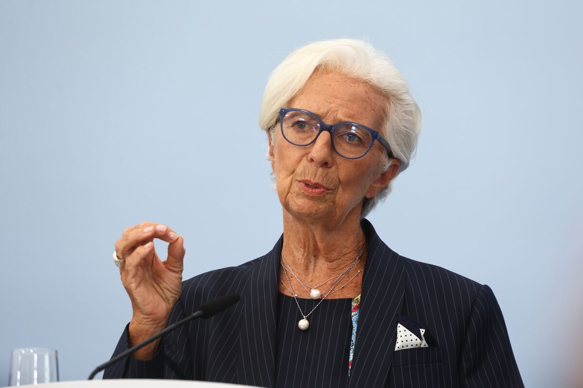 Lagarde Wades Into French Election Politics at Normandy Rally