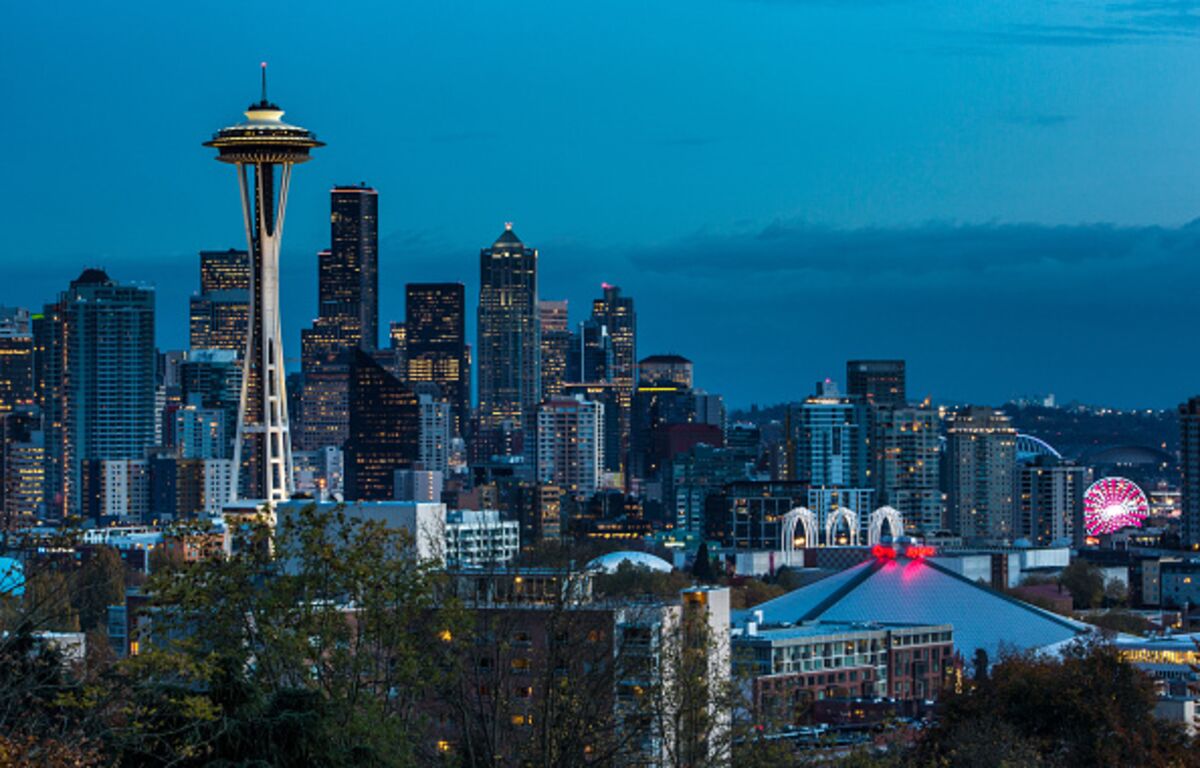 Seattle 'mushroom cloud' looks fake, but it isn't