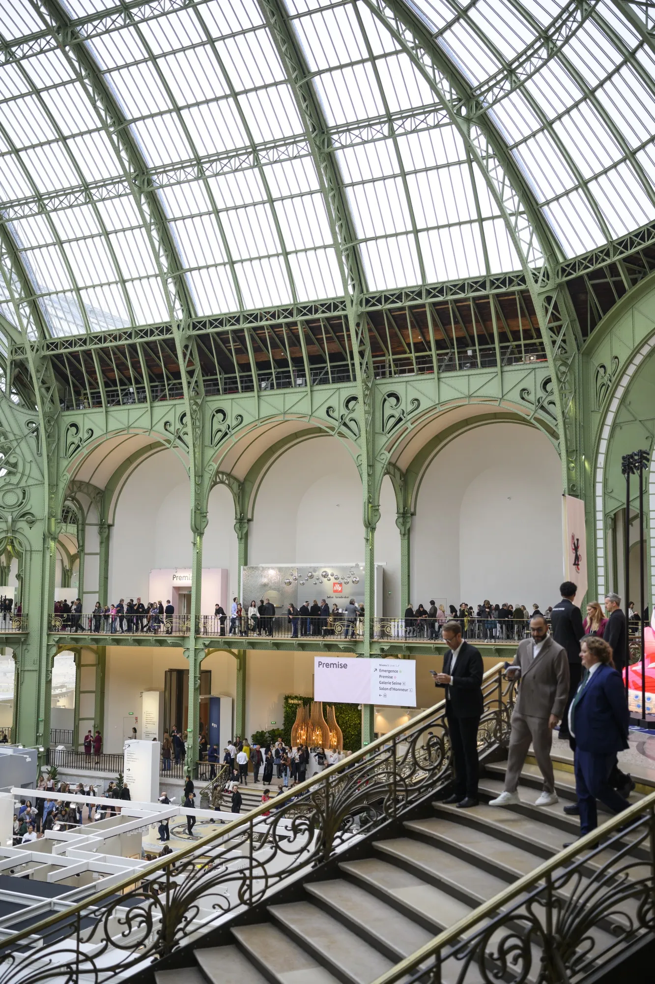 Art Basel Paris: The Commercial Art Fair With a Heart of Gold? - Bloomberg